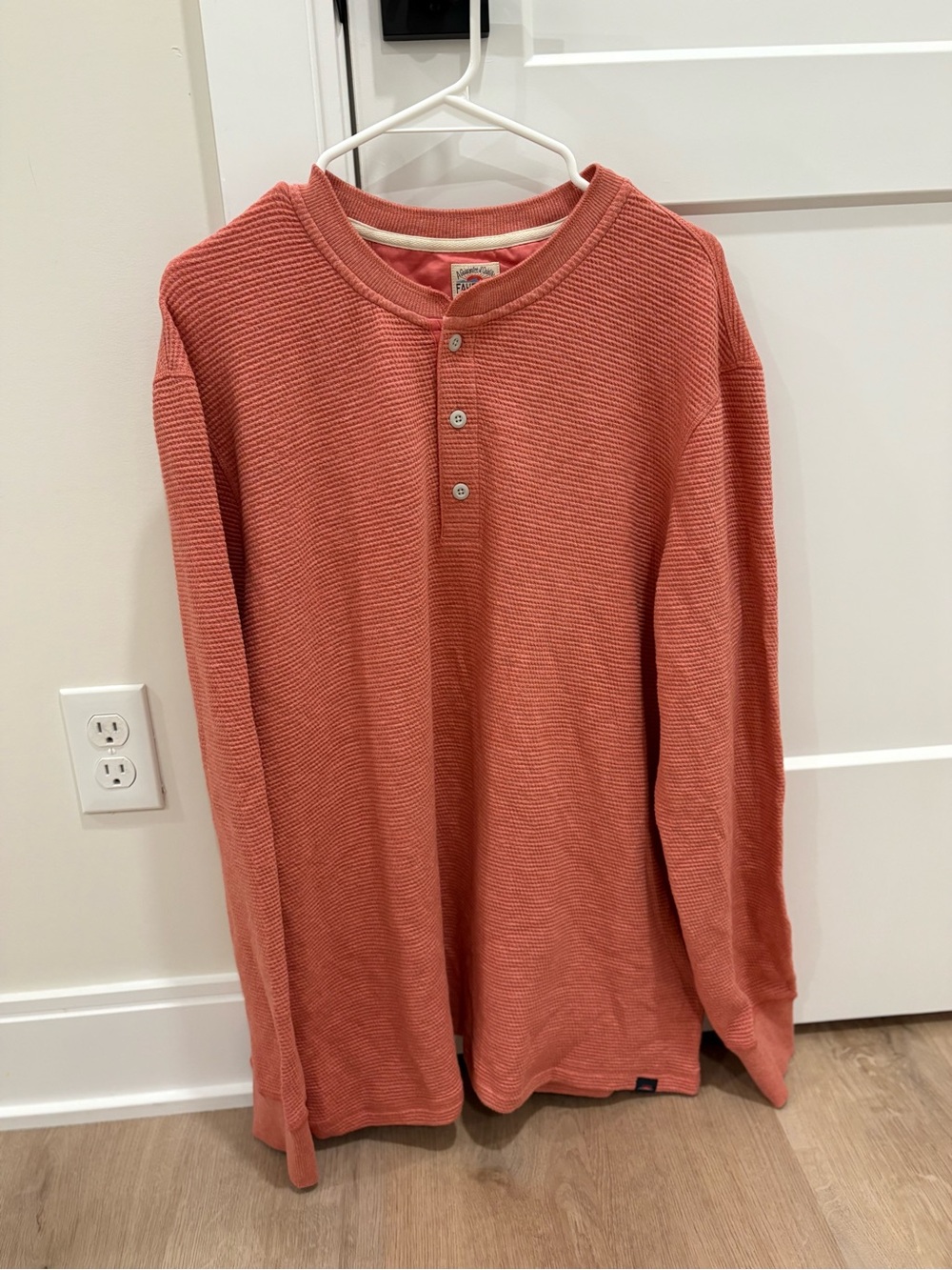 Men’s Faherty Long Sleeve Henley in Dusty Sienna Size XL